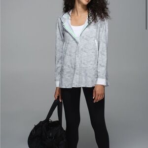 Lululemon Sun Showers Jacket Mini Oki Heathered Print Silver Spoon Slate / White